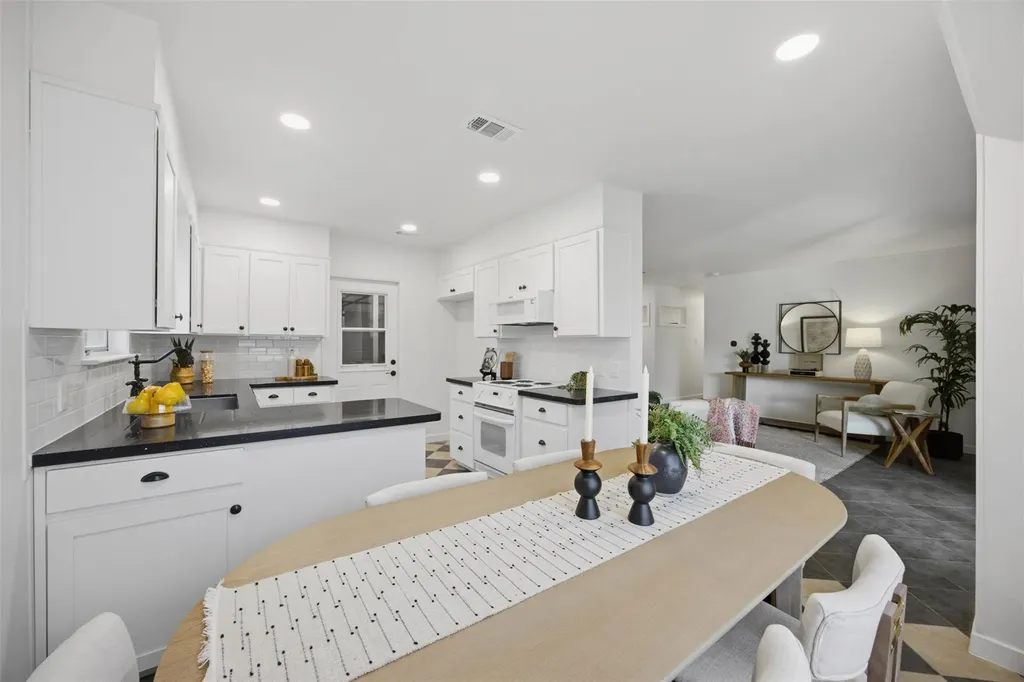 5403 Village Way Court Austin TX 78745