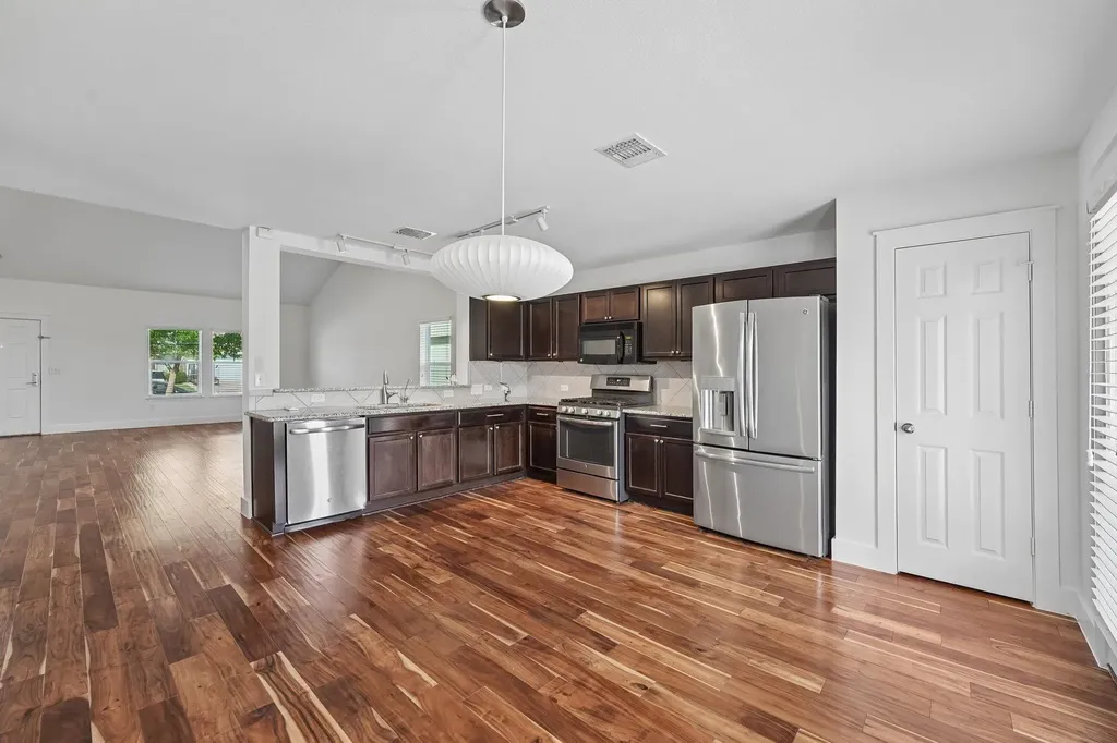 18100 Ryegate Drive Manor TX 78653