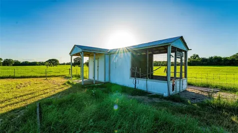 1462 County Road 313 Lexington TX 78947