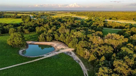 1462 County Road 313 Lexington TX 78947
