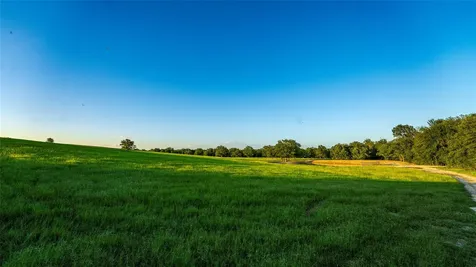 1462 County Road 313 Lexington TX 78947