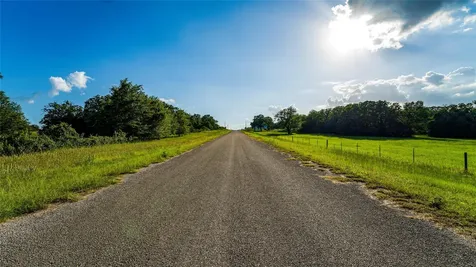 1462 County Road 313 Lexington TX 78947
