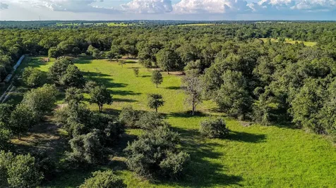 1462 County Road 313 Lexington TX 78947