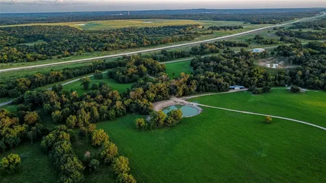 1462 County Road 313 Lexington TX 78947