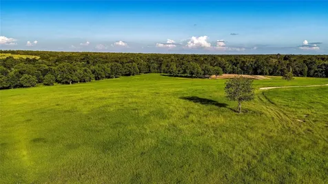1462 County Road 313 Lexington TX 78947
