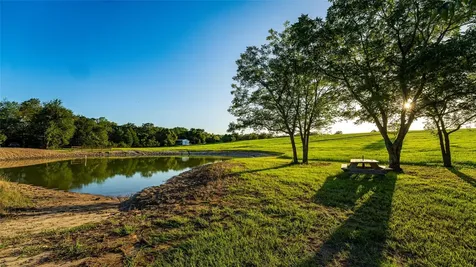 1462 County Road 313 Lexington TX 78947