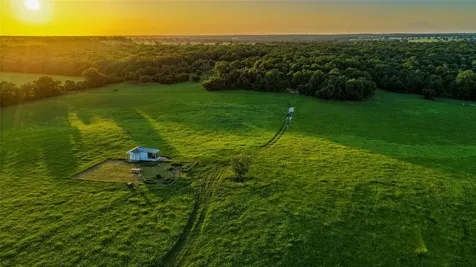 1462 County Road 313 Lexington TX 78947