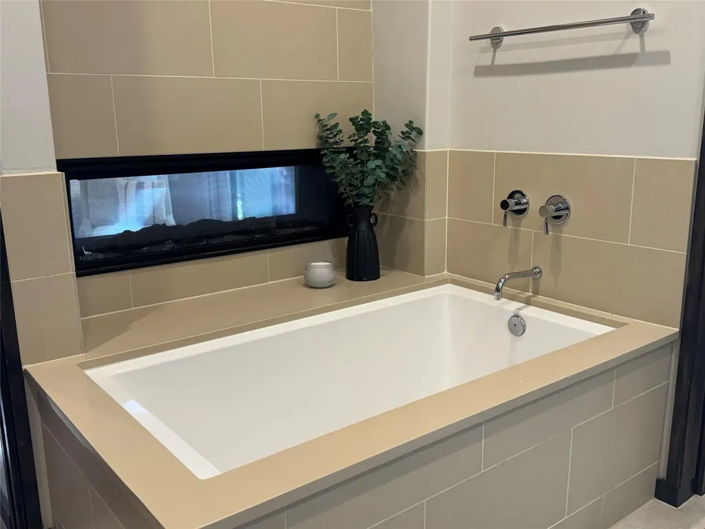 2113 Barbaro Way Spicewood TX 78669