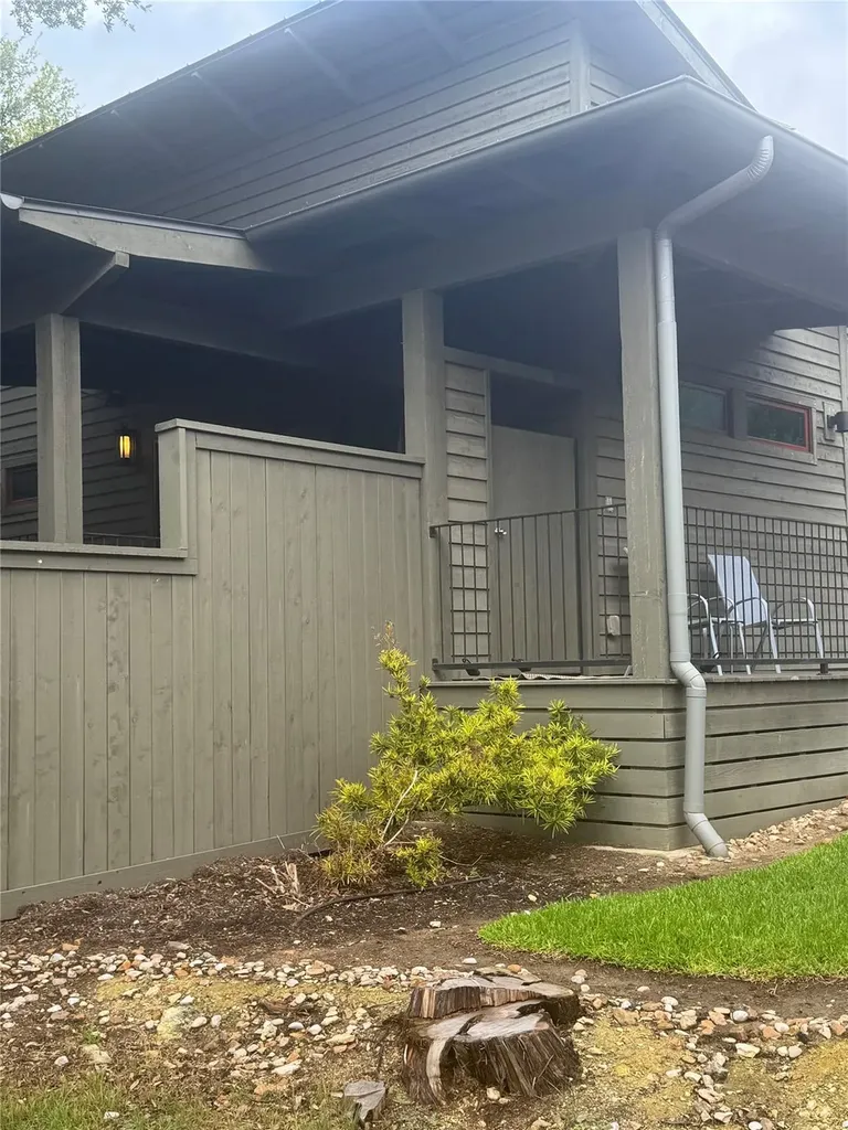 2113 Barbaro Way Spicewood TX 78669