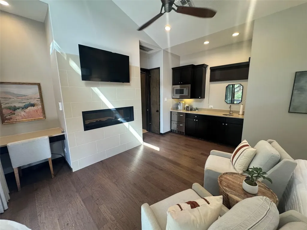 2113 Barbaro Way Spicewood TX 78669