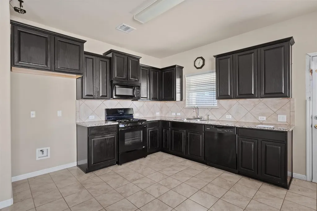 13729 Bauhaus Bend Pflugerville TX 78660