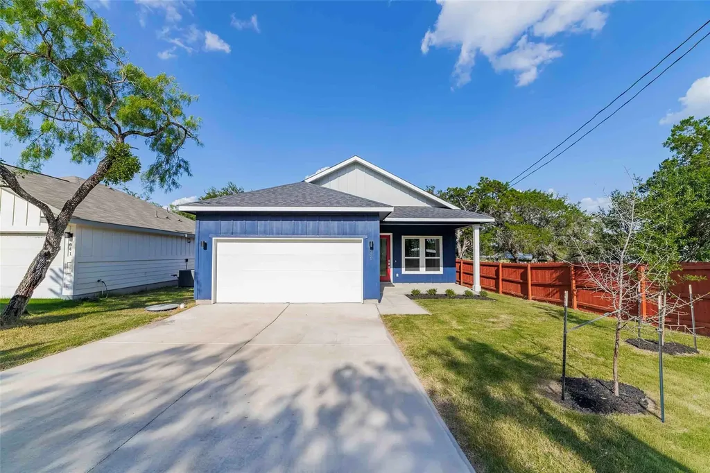 639 Magnolia Lane Cottonwood Shores TX 78657