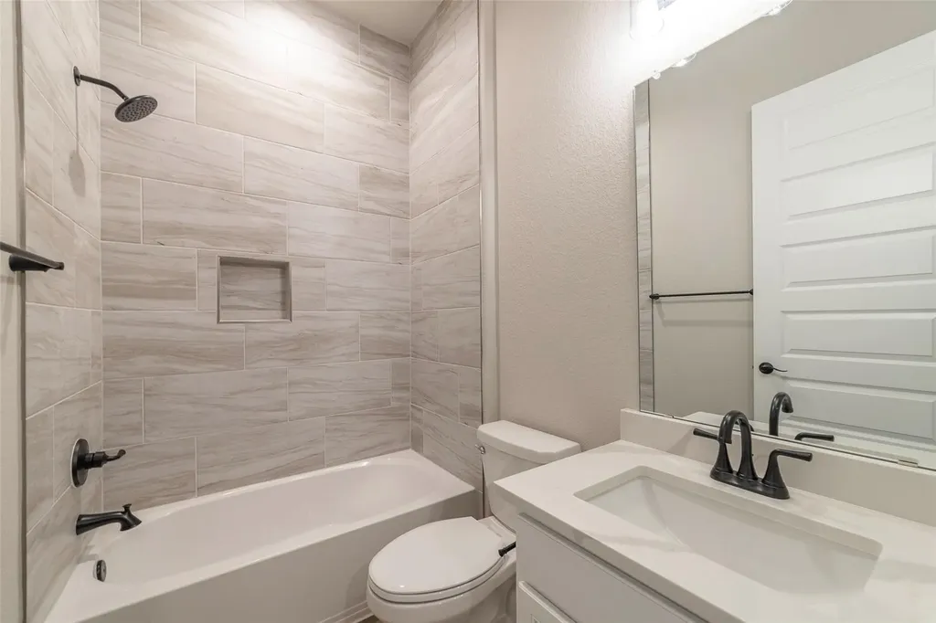 639 Magnolia Lane Cottonwood Shores TX 78657