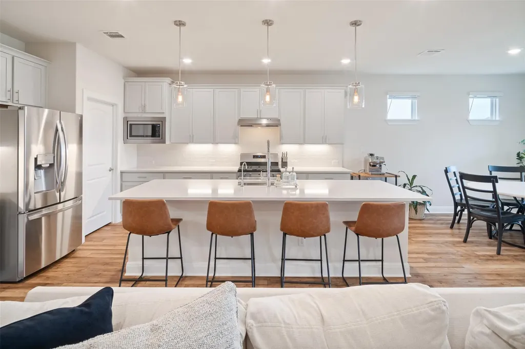 293 Barnhill Loop Dripping Springs TX 78620