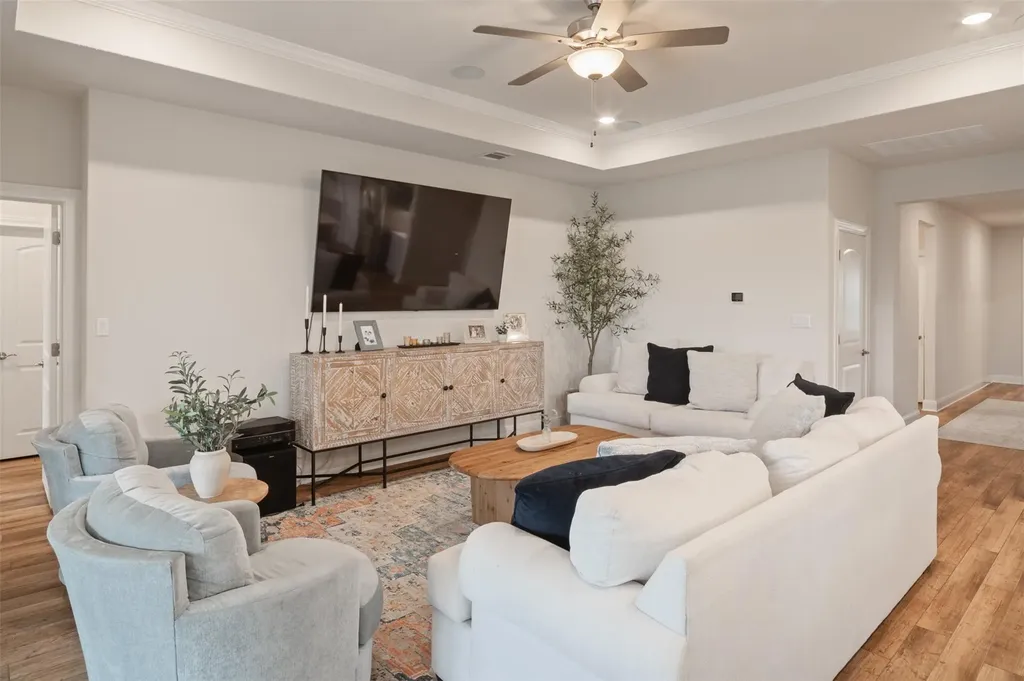 293 Barnhill Loop Dripping Springs TX 78620