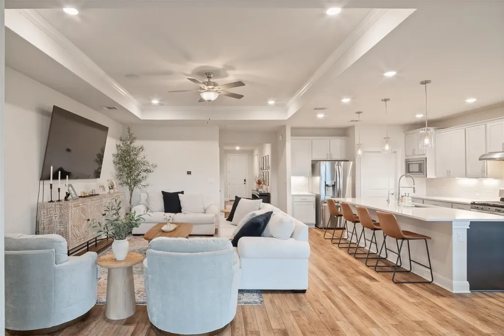 293 Barnhill Loop Dripping Springs TX 78620