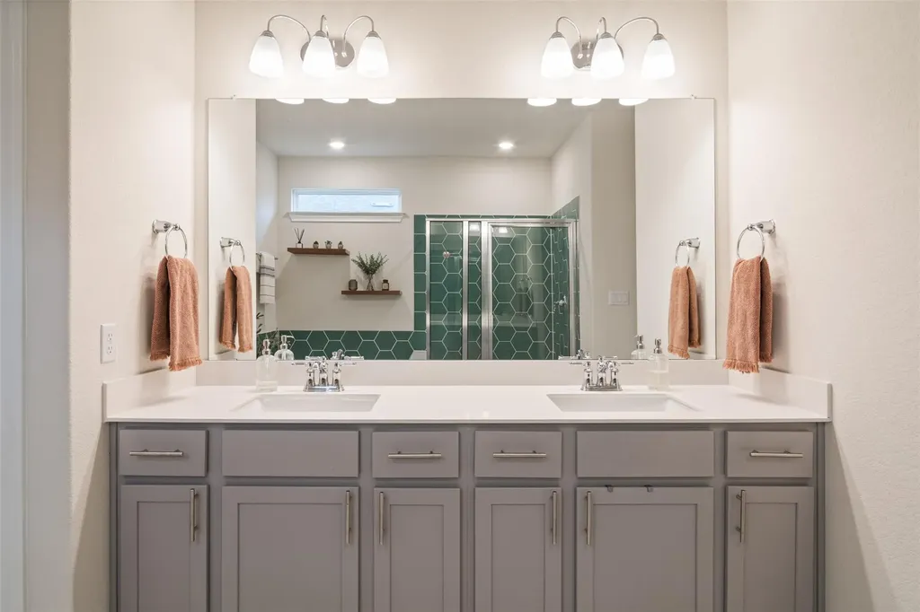 293 Barnhill Loop Dripping Springs TX 78620