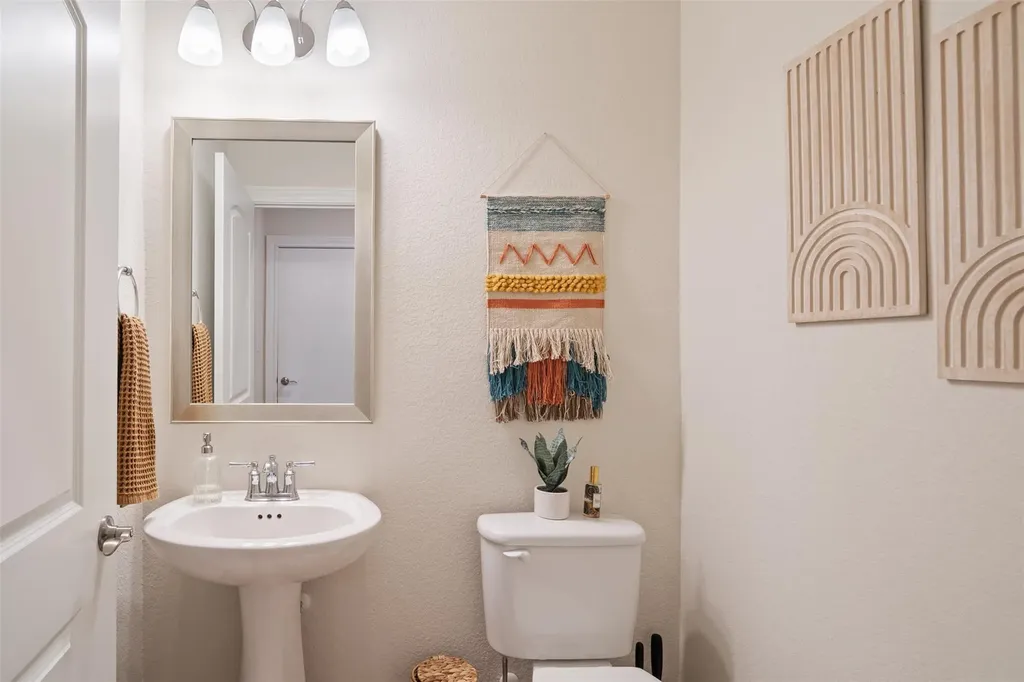 293 Barnhill Loop Dripping Springs TX 78620