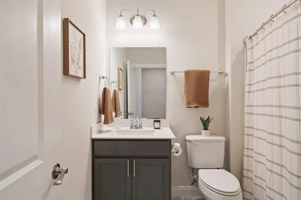 293 Barnhill Loop Dripping Springs TX 78620