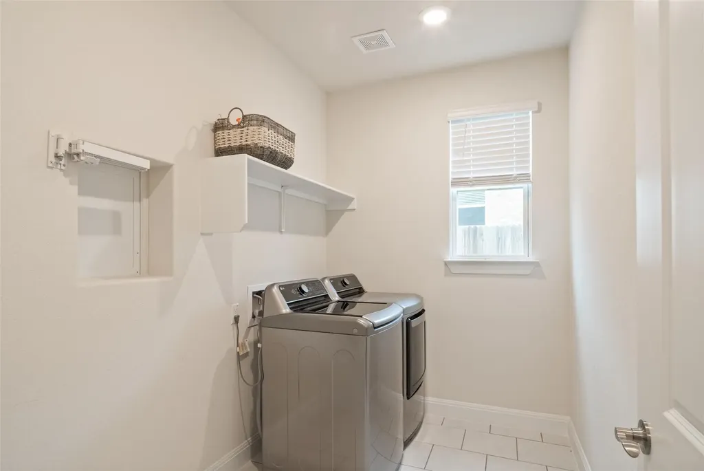 293 Barnhill Loop Dripping Springs TX 78620