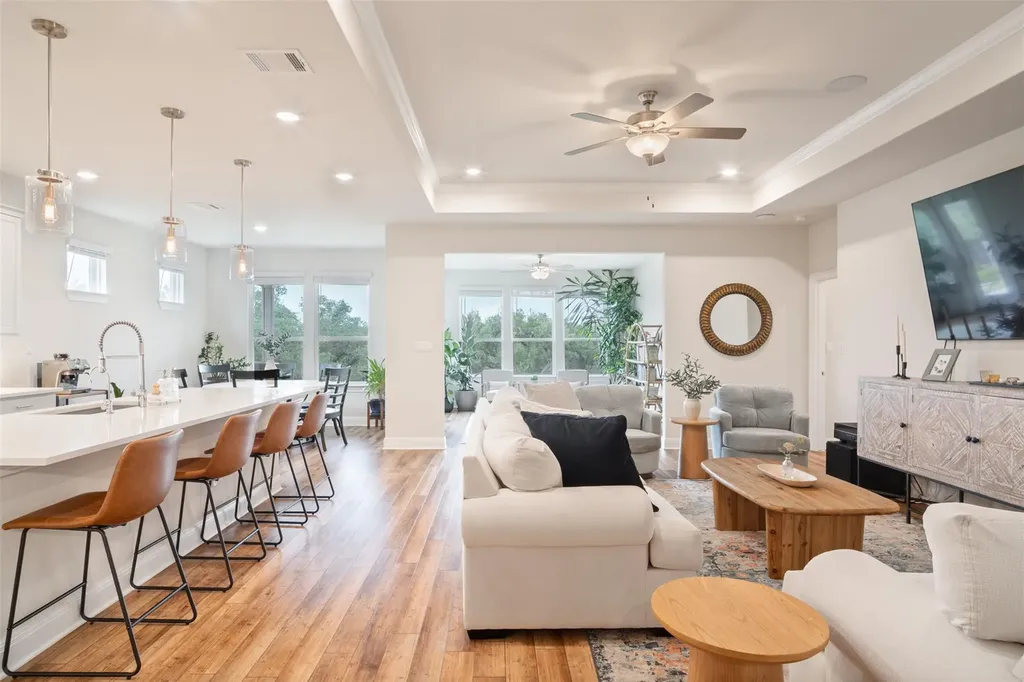 293 Barnhill Loop Dripping Springs TX 78620