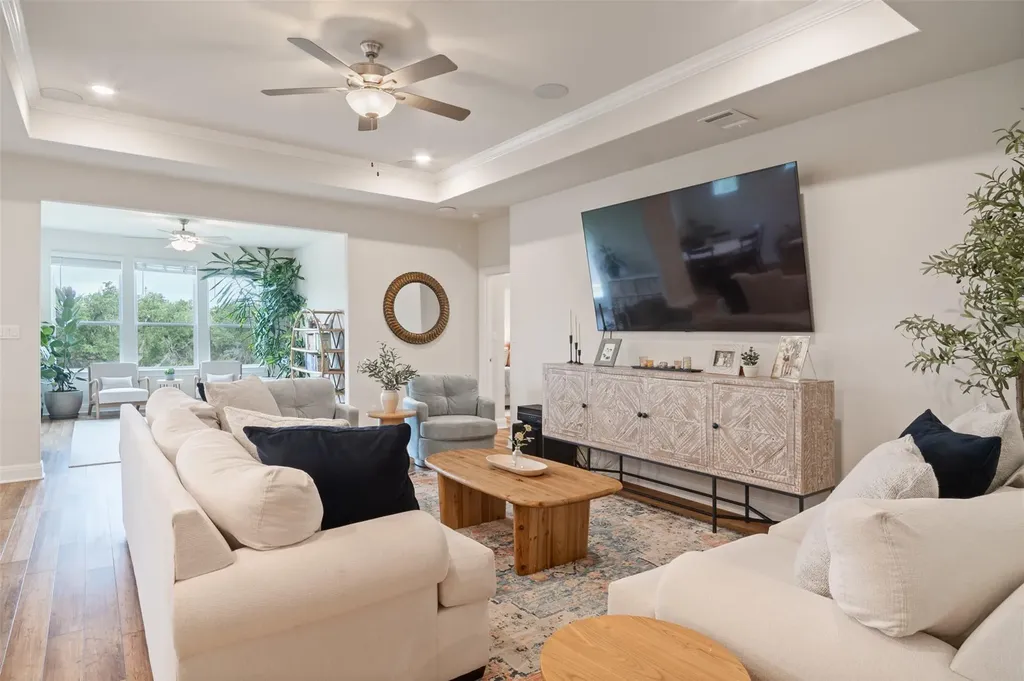 293 Barnhill Loop Dripping Springs TX 78620