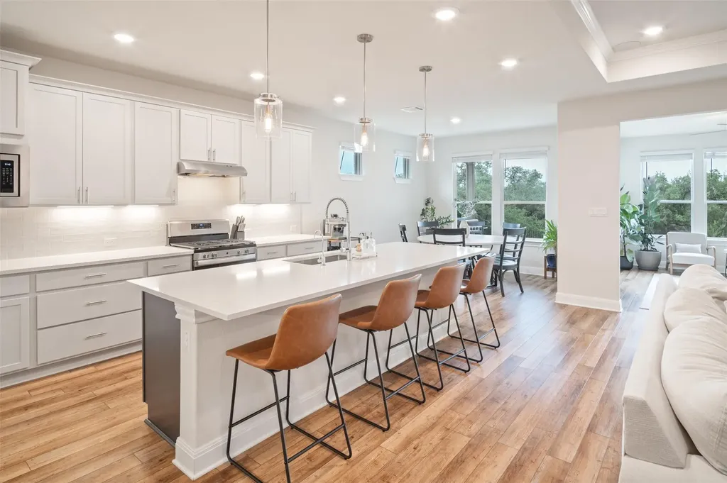 293 Barnhill Loop Dripping Springs TX 78620
