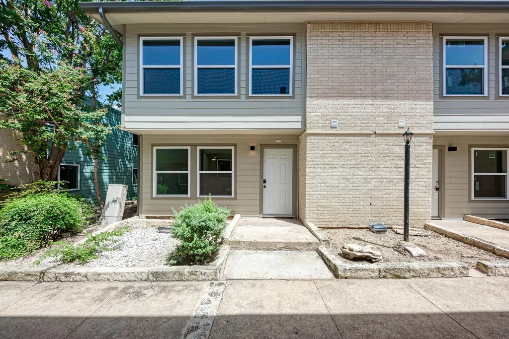 2124 Burton Drive Austin TX 78741