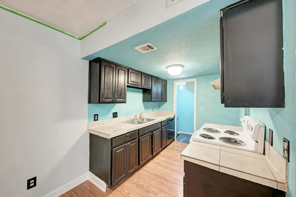2124 Burton Drive Austin TX 78741