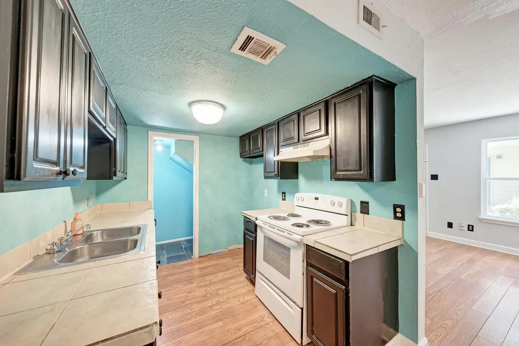 2124 Burton Drive Austin TX 78741