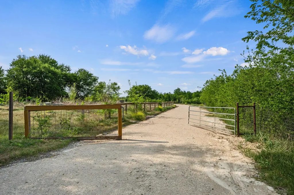 330 County Road 166 Georgetown TX 78626