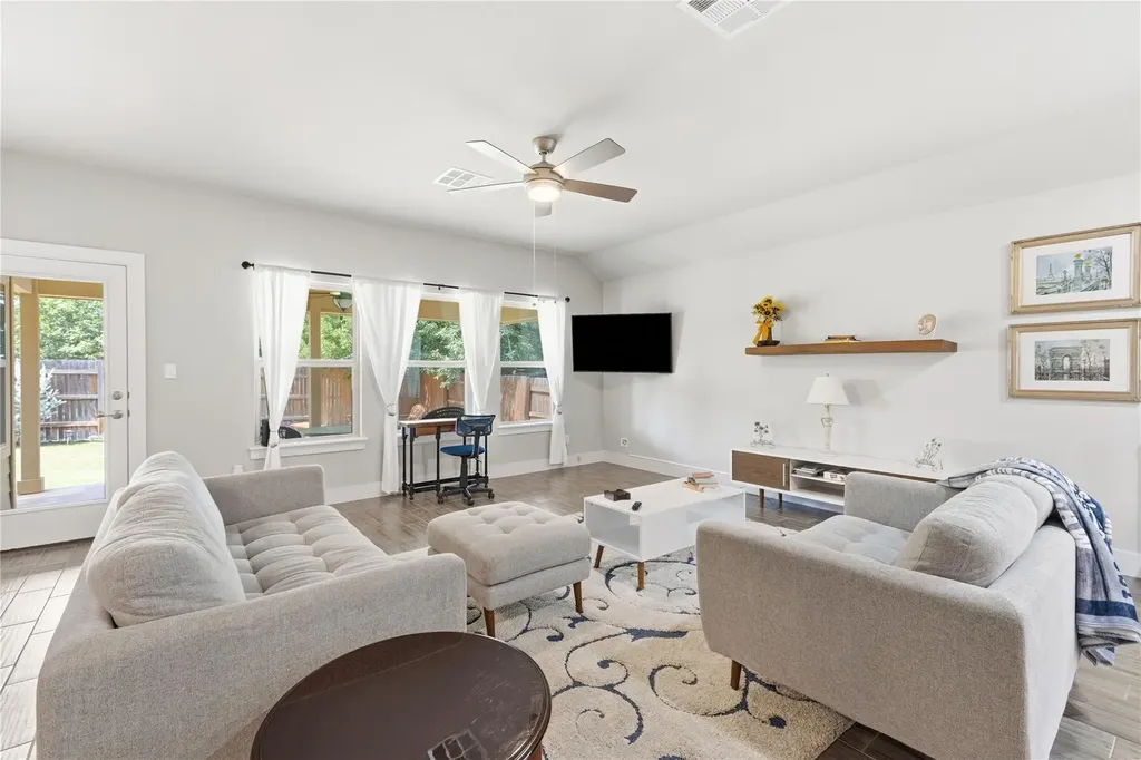 3543 Pauling Loop Round Rock TX 78665