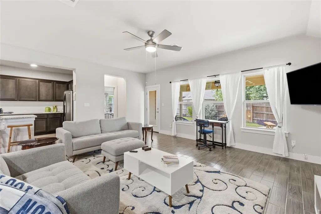 3543 Pauling Loop Round Rock TX 78665
