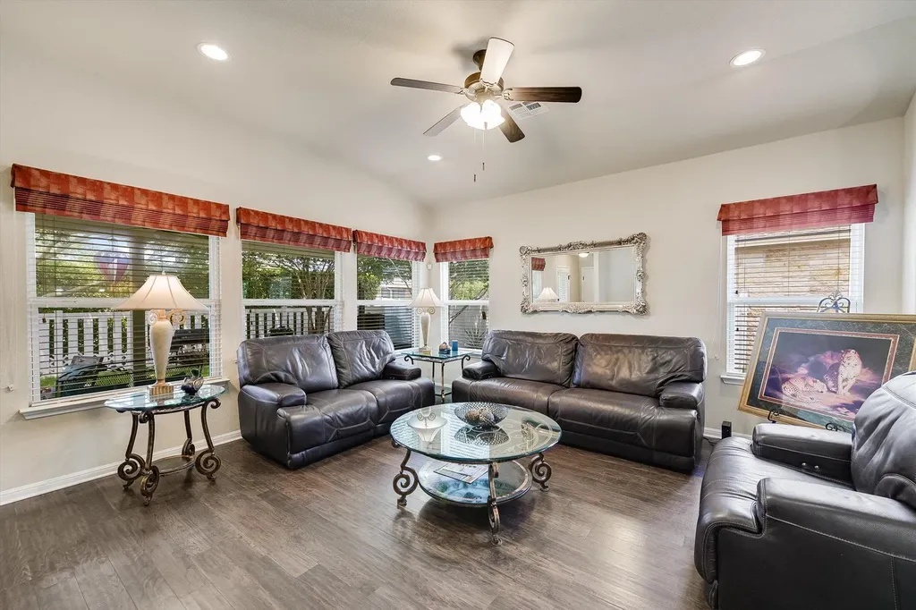 808 Walnut Canyon Boulevard Pflugerville TX 78660