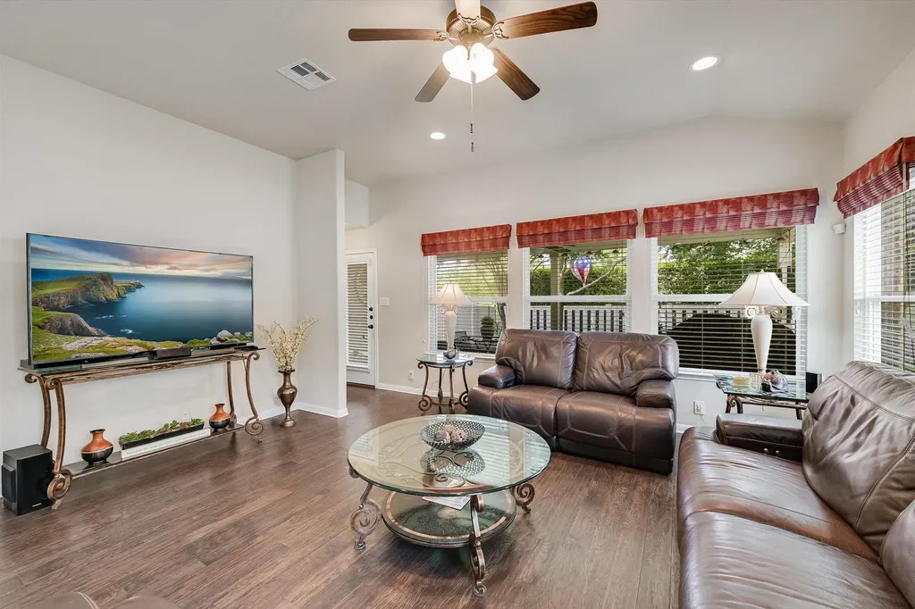 808 Walnut Canyon Boulevard Pflugerville TX 78660