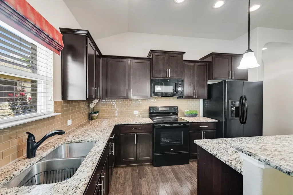 808 Walnut Canyon Boulevard Pflugerville TX 78660