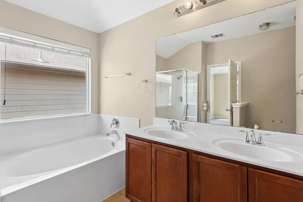 458 Nottingham Loop Kyle TX 78640