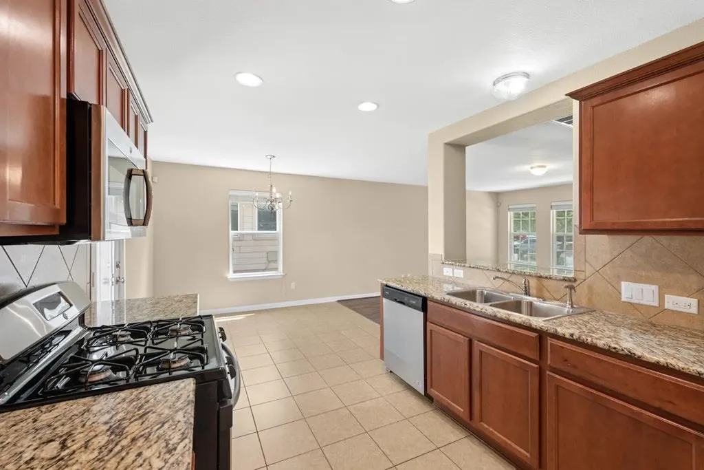 458 Nottingham Loop Kyle TX 78640