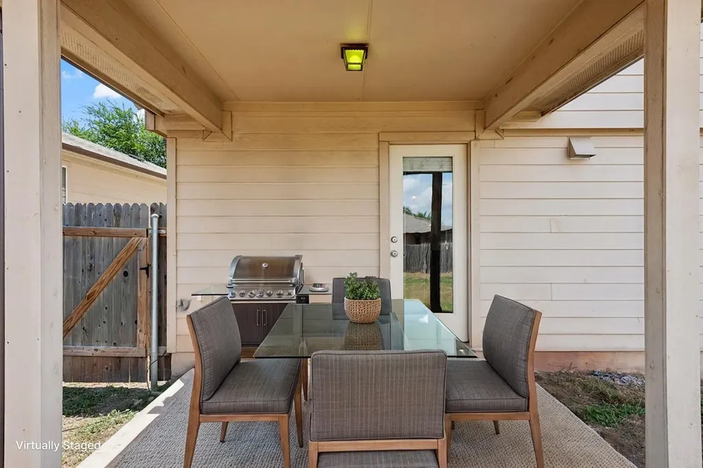 458 Nottingham Loop Kyle TX 78640