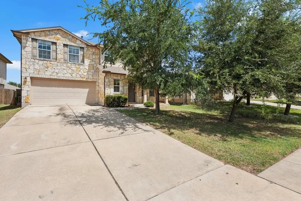 458 Nottingham Loop Kyle TX 78640