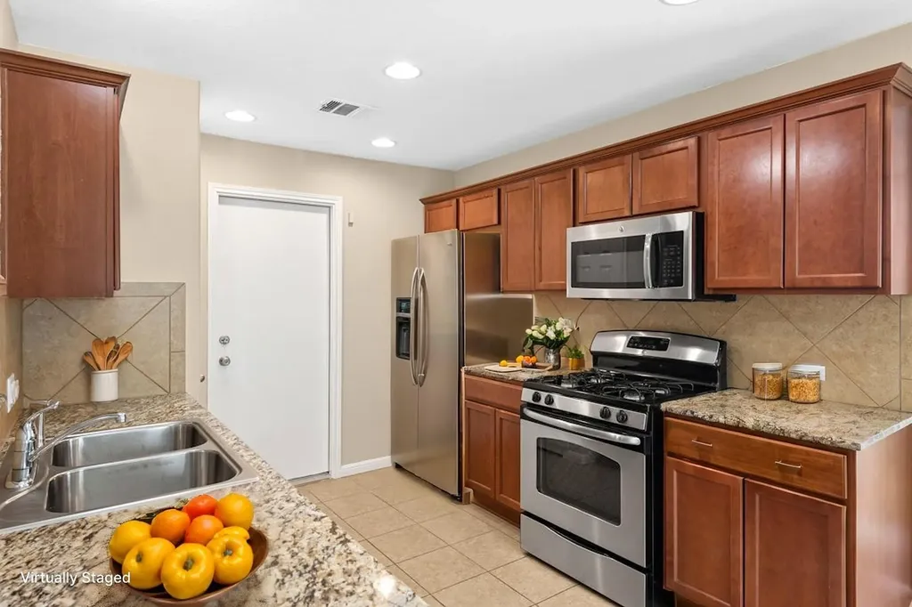 458 Nottingham Loop Kyle TX 78640