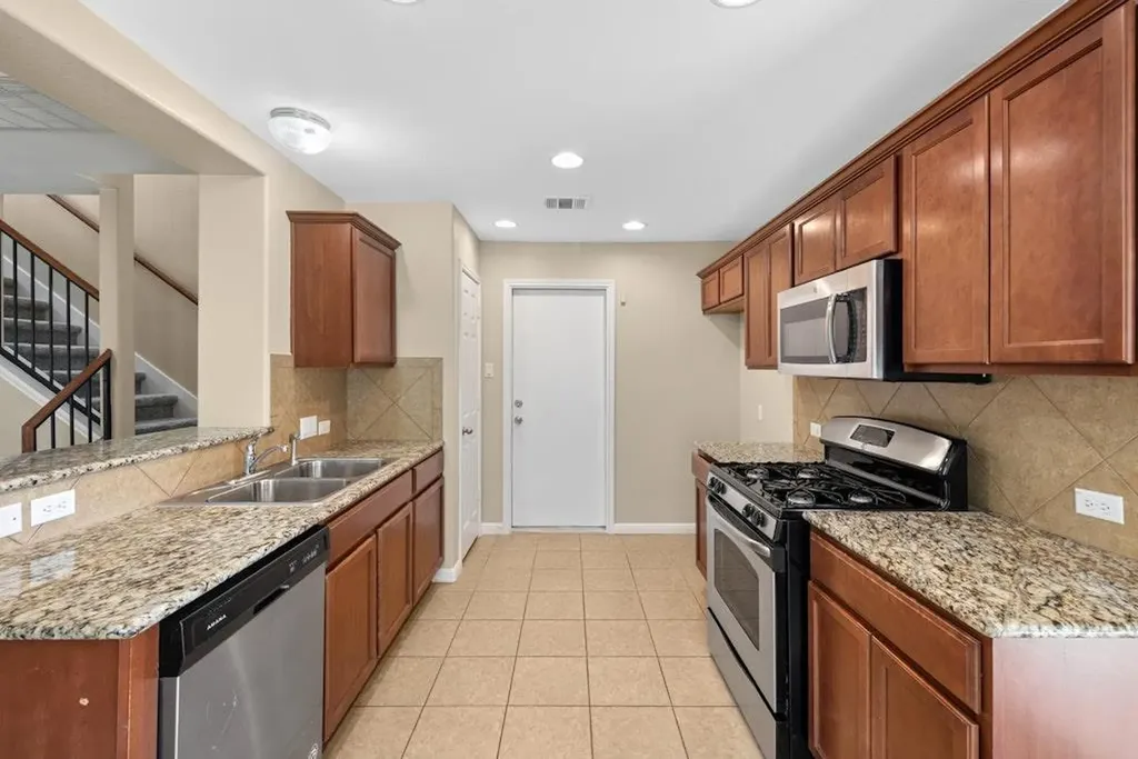 458 Nottingham Loop Kyle TX 78640