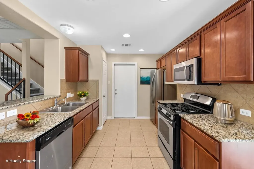 458 Nottingham Loop Kyle TX 78640