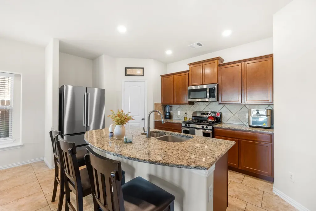 209 Shale Circle Buda TX 78610