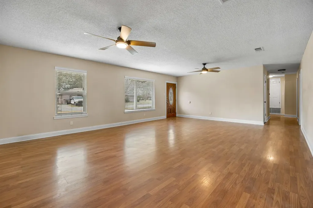 795 Vogel Drive Lockhart TX 78644