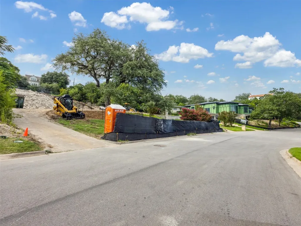 4616 Crestway Drive Austin TX 78731
