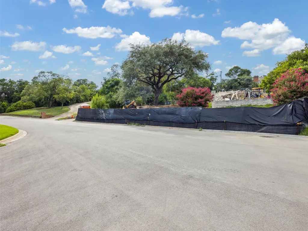 4616 Crestway Drive Austin TX 78731