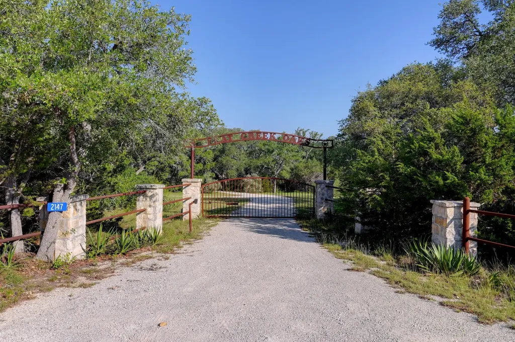 2147 Tejas Trail Blanco TX 78606