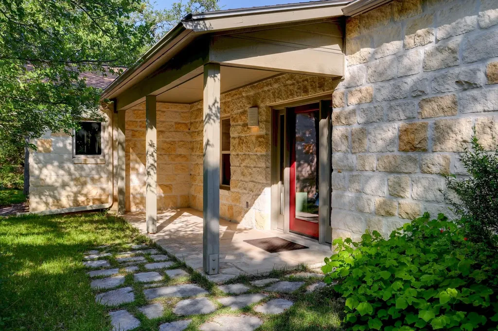 2147 Tejas Trail Blanco TX 78606