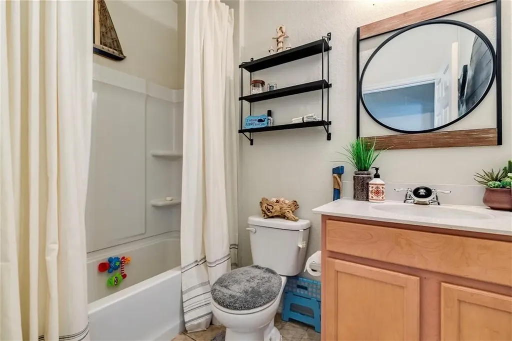 124 Thrasher Cove Leander TX 78641